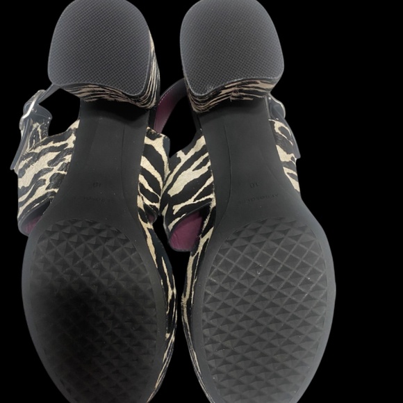 Platform Sandals - Picture 3 of 3